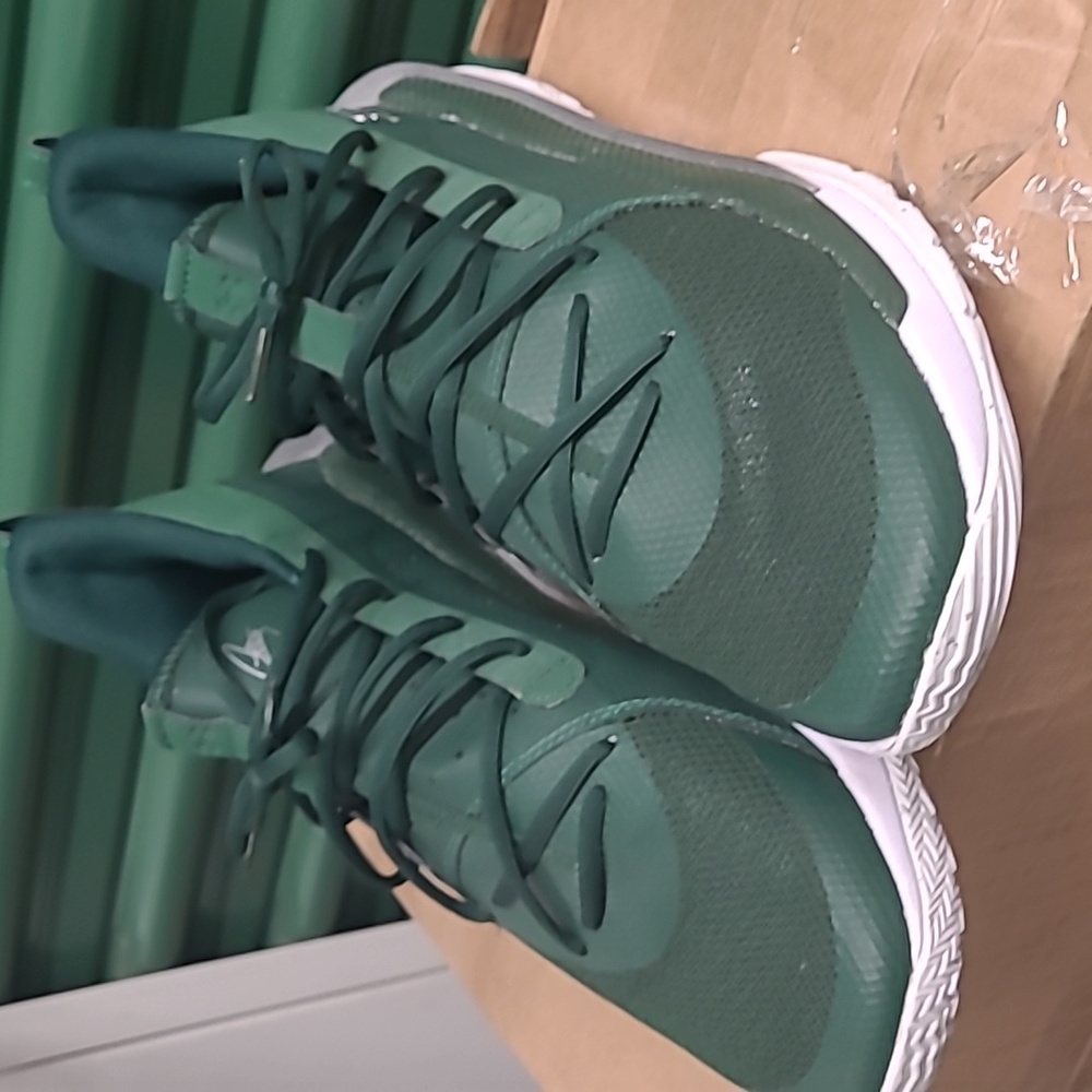 Under armour S.C green men's shoes size 14